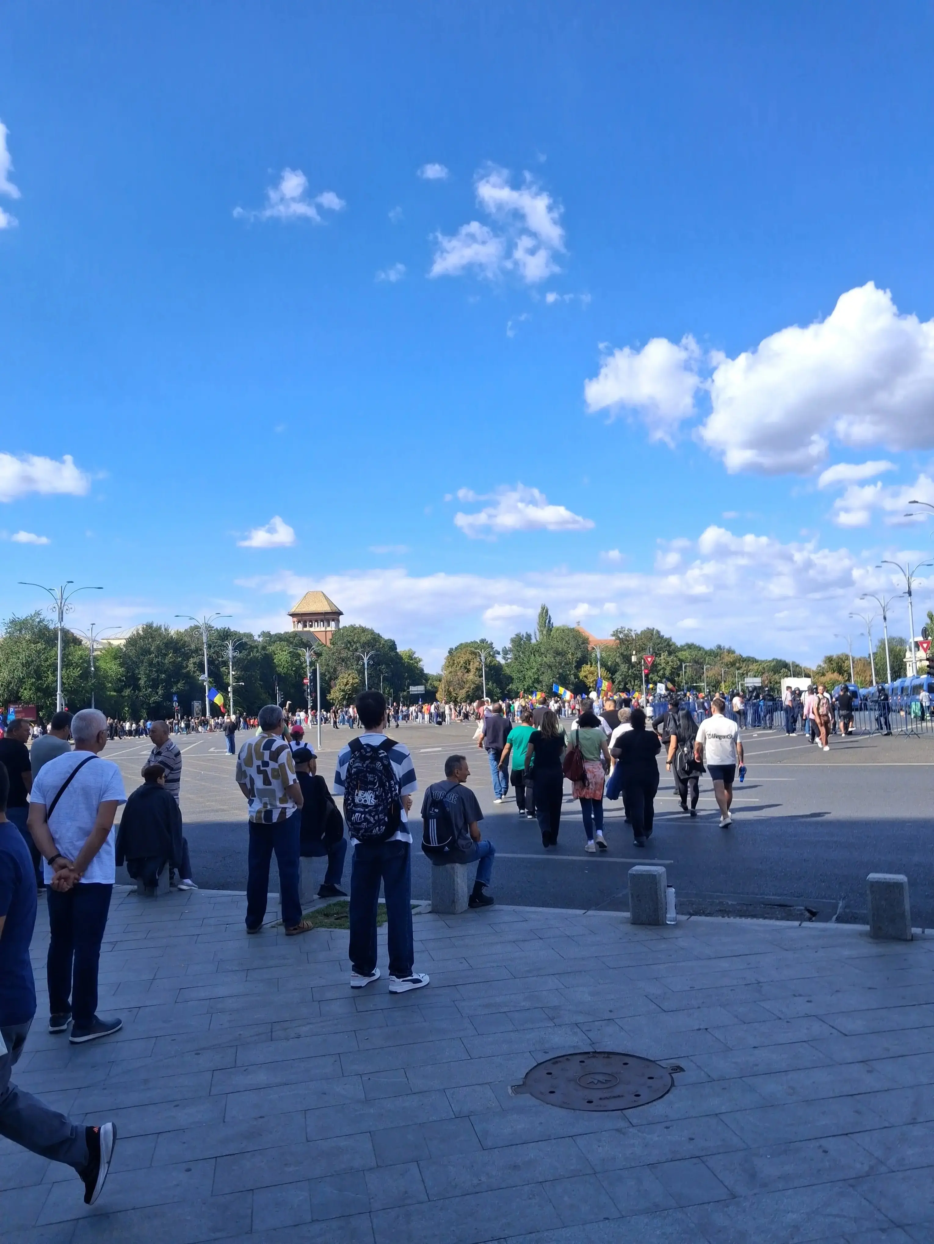 Protestul fermierilor din Piața Victoriei scapă de sub control. Jandarmii au folosit diferite metode pentru a calma spiritele